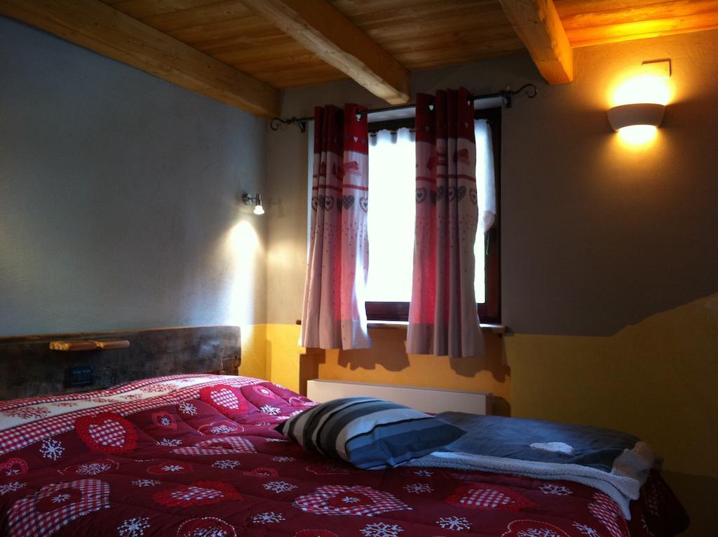 Alpe Rebelle Panzió Bionaz Szoba fotó